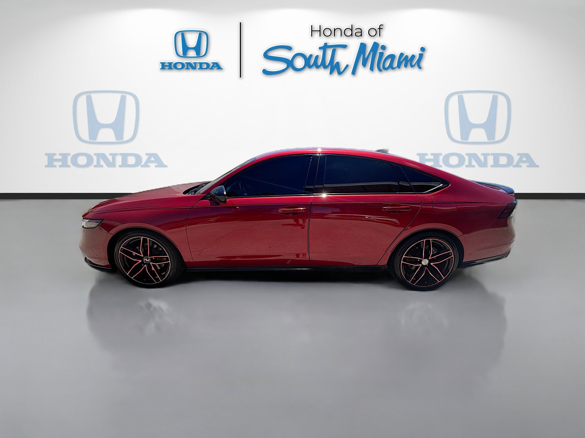 Used 2023 Honda Accord Sport image 4