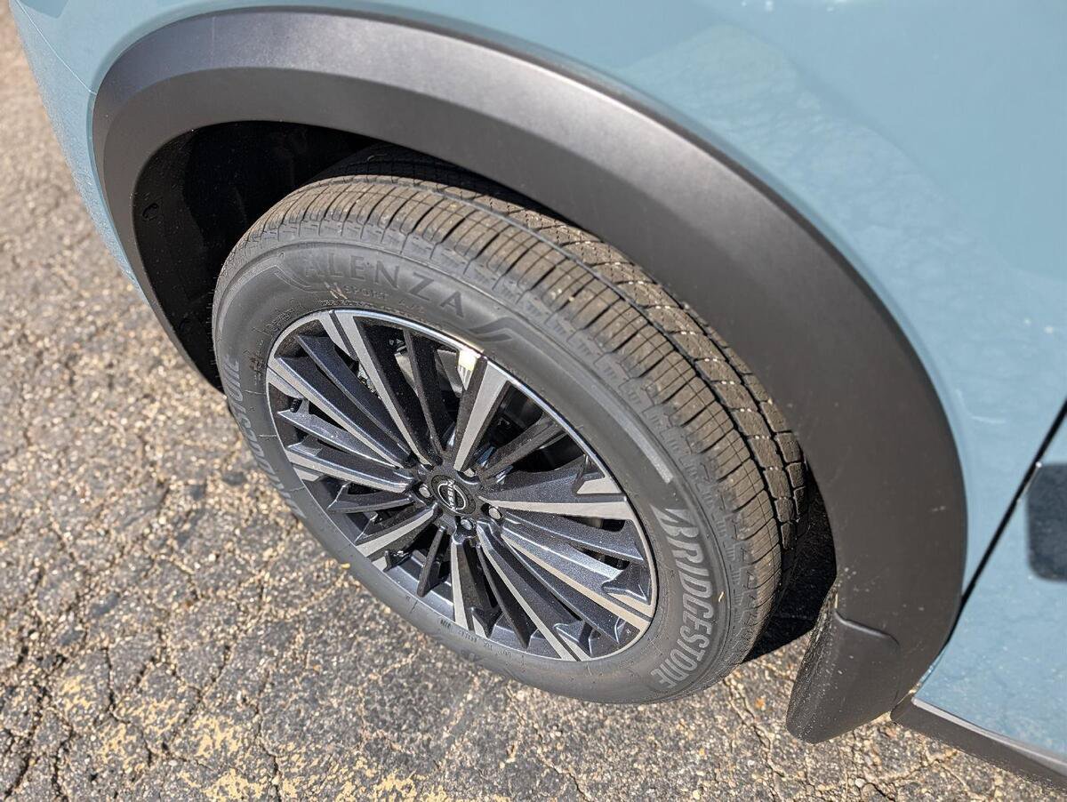 New 2026 Nissan Pathfinder Platinum AWD/4WD image 41