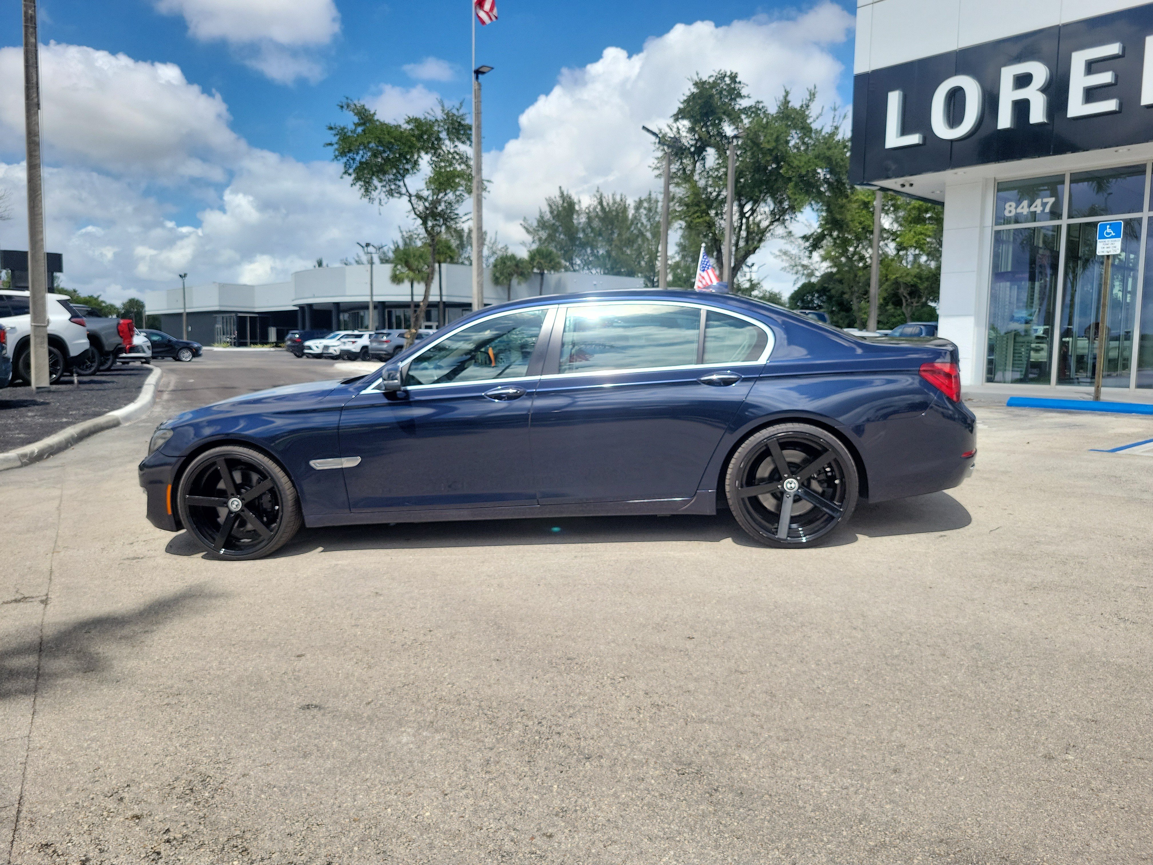 Used 2013 BMW 750Li xDrive AWD/4WD image 7