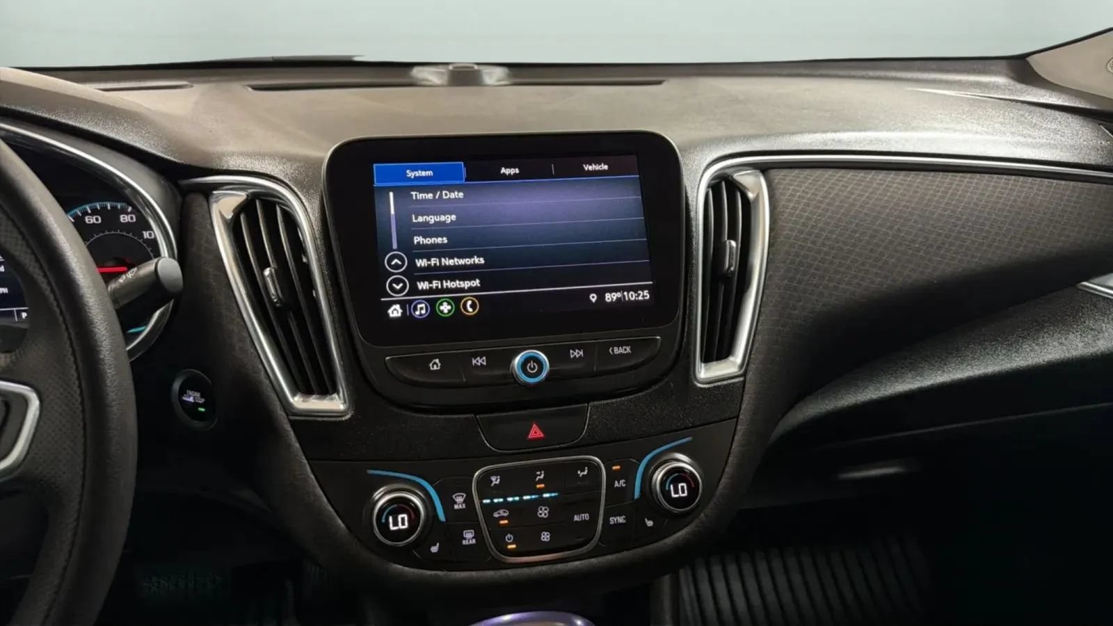 Used 2019 Chevrolet Malibu LT w/ Driver Confidence Package II FWD image 14