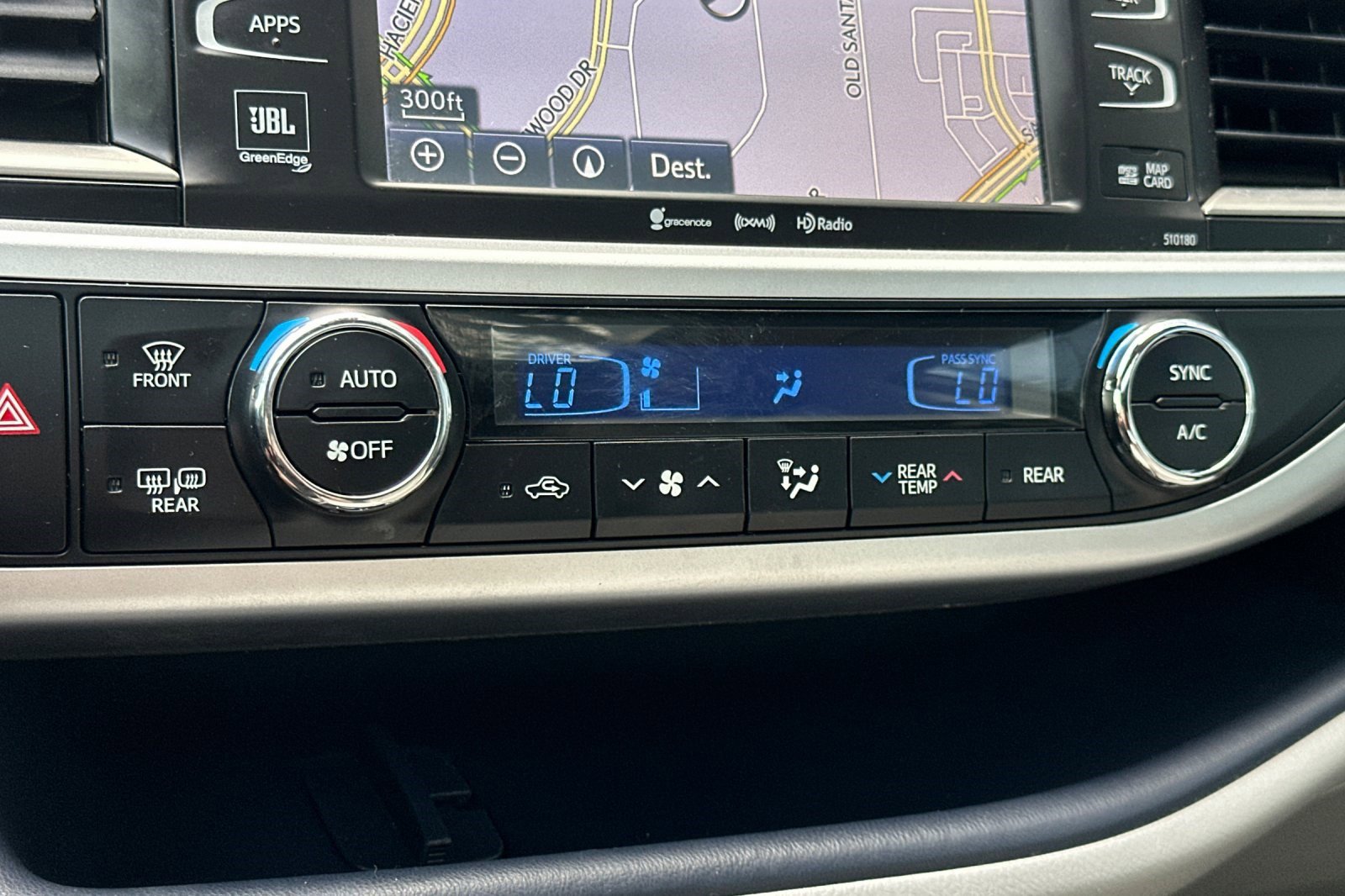 Used 2018 Toyota Highlander Limited image 27