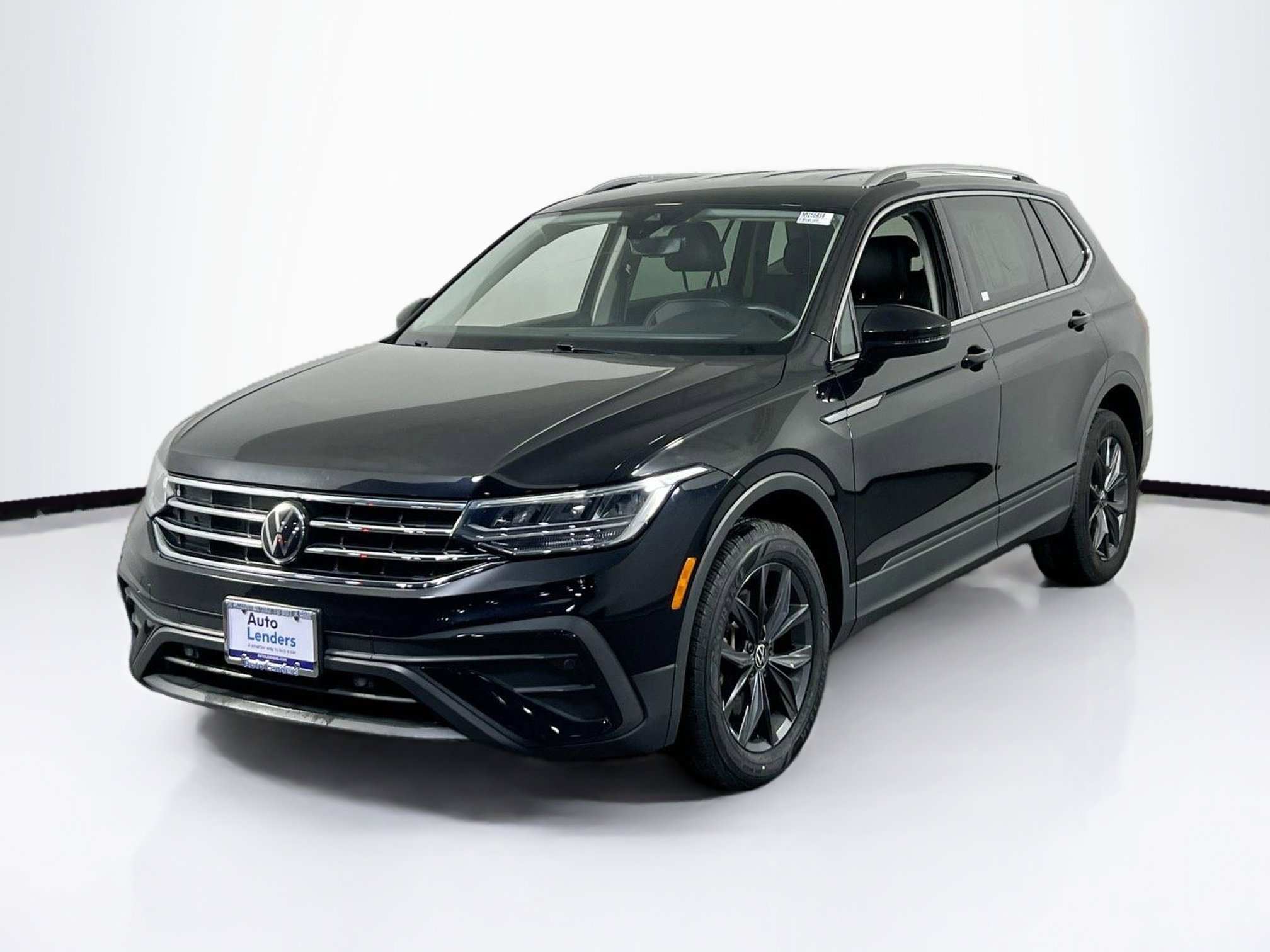 Used 2022 Volkswagen Tiguan SE AWD/4WD image 1