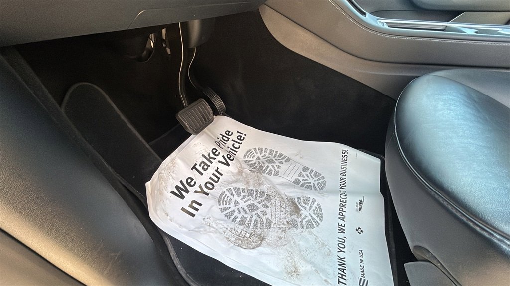 Used 2021 Tesla Model Y Long Range image 30