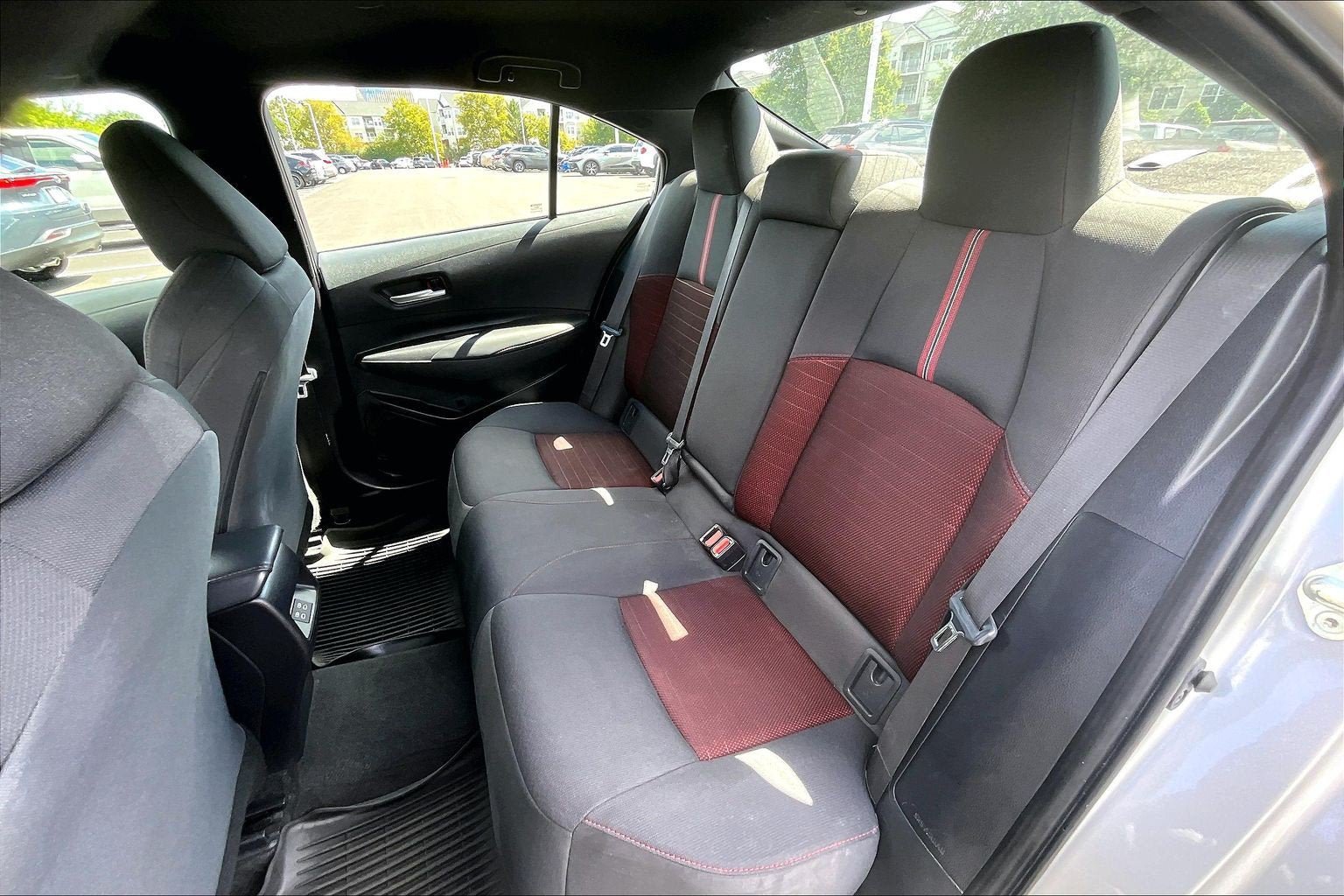 Used 2025 Toyota Corolla SE FWD image 24