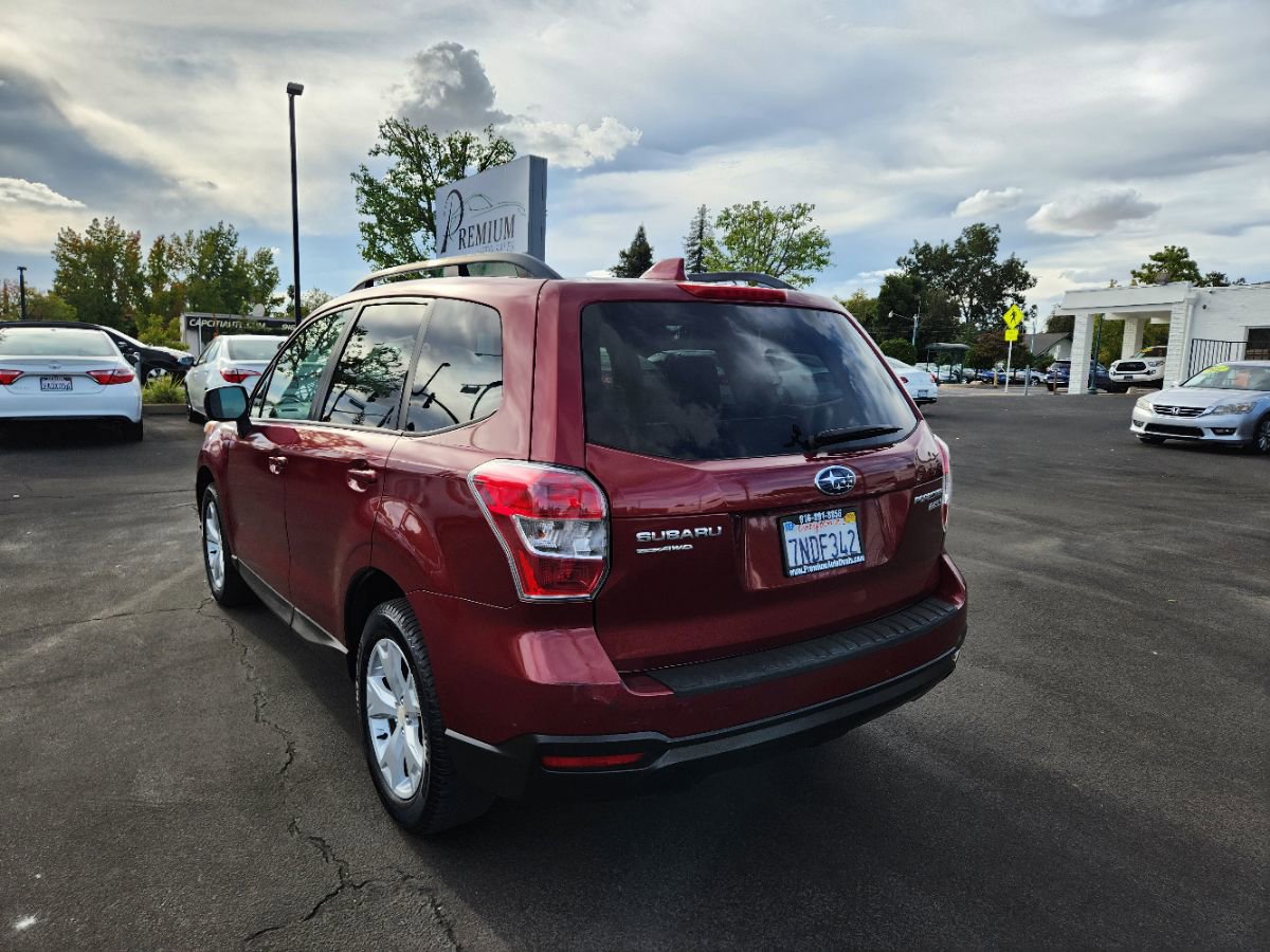 Used 2016 Subaru Forester 2.5i Premium image 3