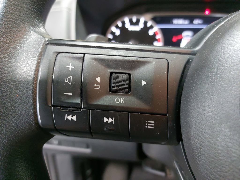 Used 2023 Nissan Rogue S image 16