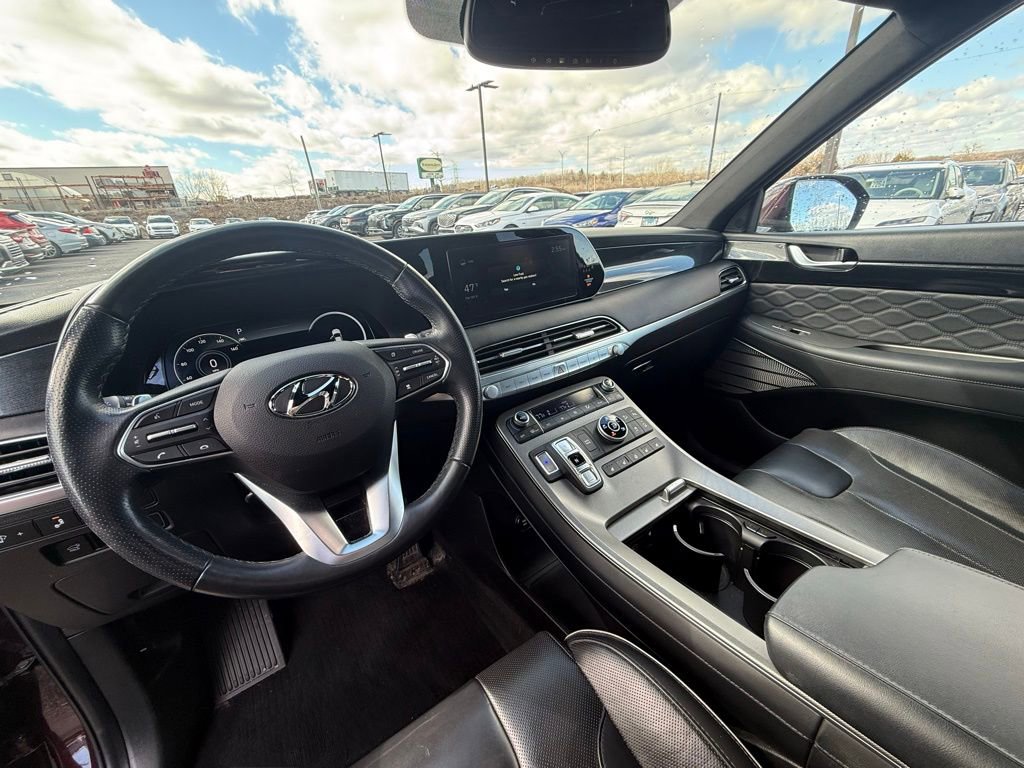 Used 2021 Hyundai Palisade Calligraphy w/ Winter Package image 2