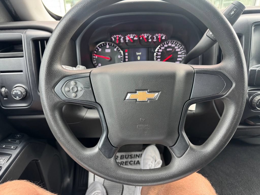 Used 2018 Chevrolet Silverado 1500 Custom w/ Custom Value Package RWD image 17