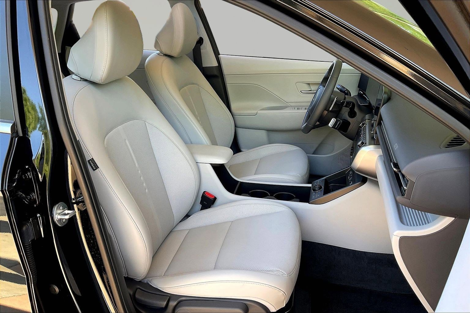 Used 2024 Hyundai Kona Limited AWD/4WD image 28