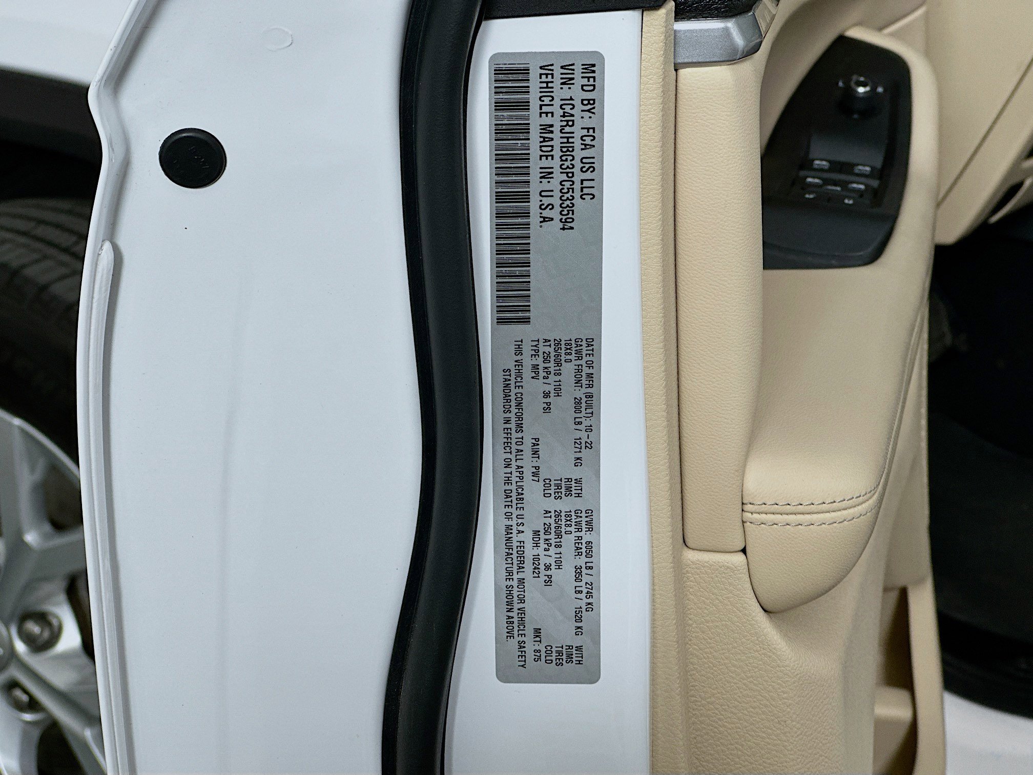 Used 2023 Jeep Grand Cherokee Limited AWD/4WD image 12