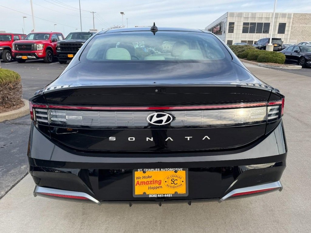 Certified 2024 Hyundai Sonata SEL w/ Convenience Package image 4