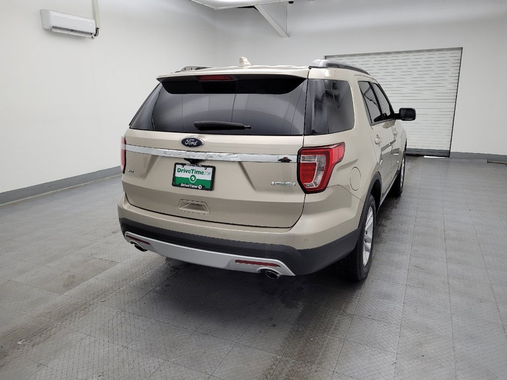 Used 2017 Ford Explorer XLT w/ Equipment Group 202A image 7