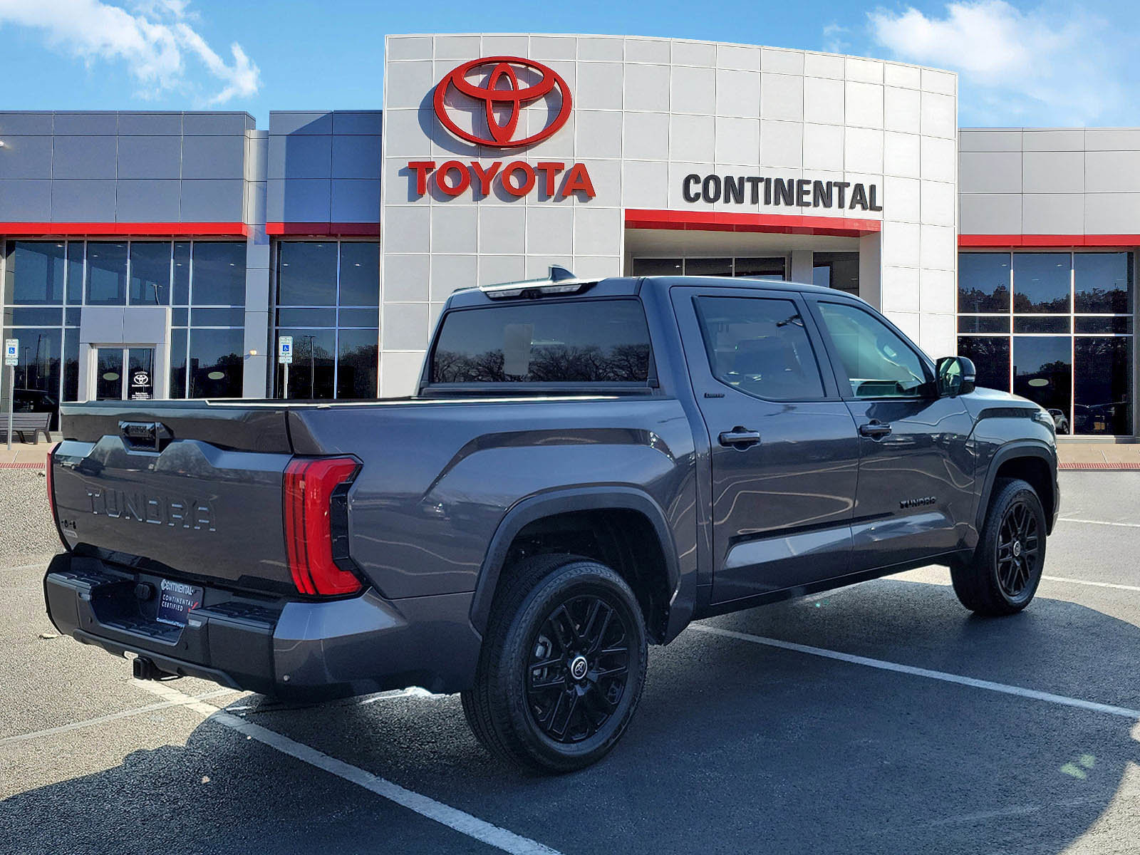 Used 2024 Toyota Tundra Limited image 5