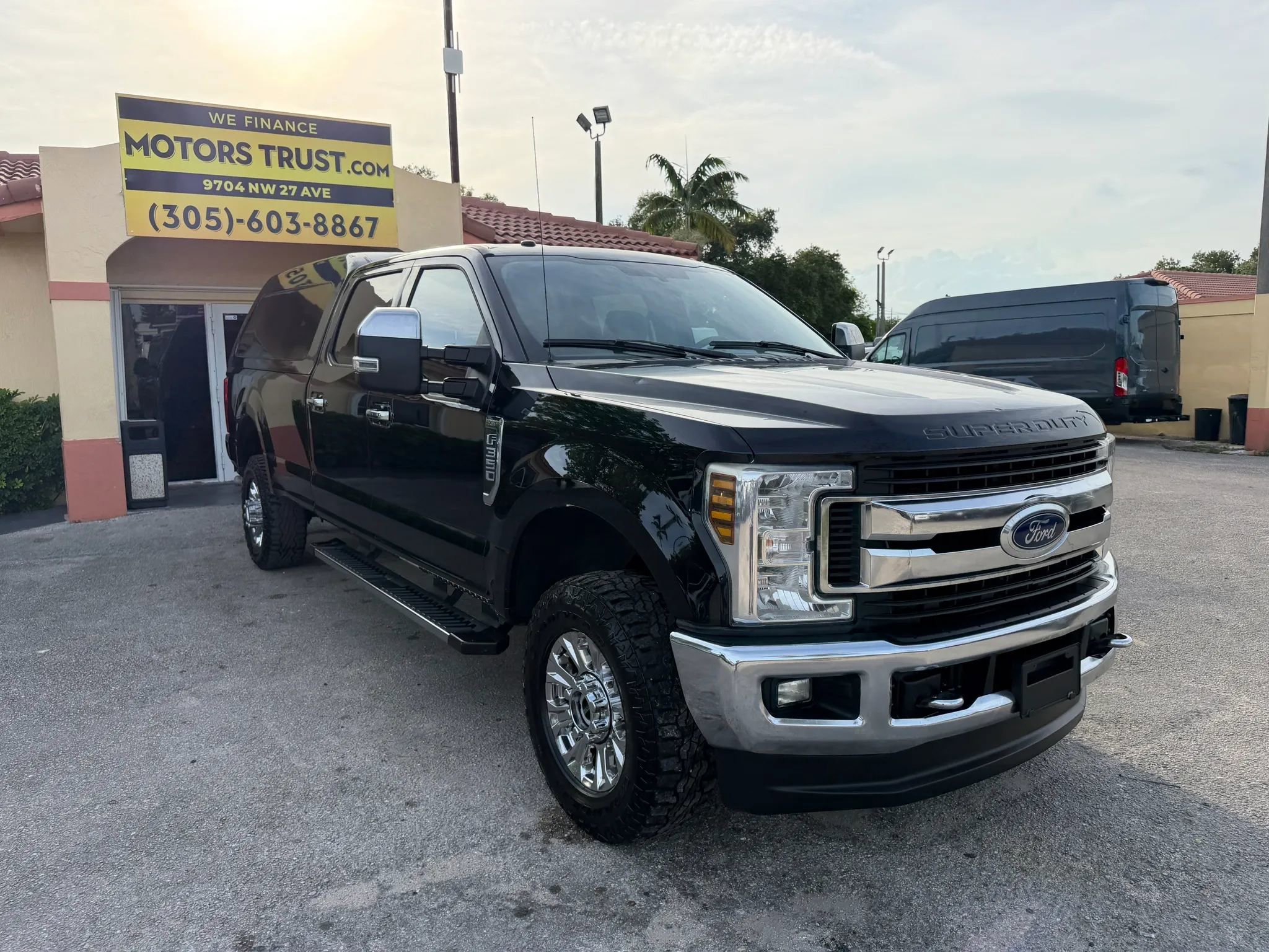 Used 2019 Ford F350 XLT w/ XLT Premium Package AWD/4WD image 8