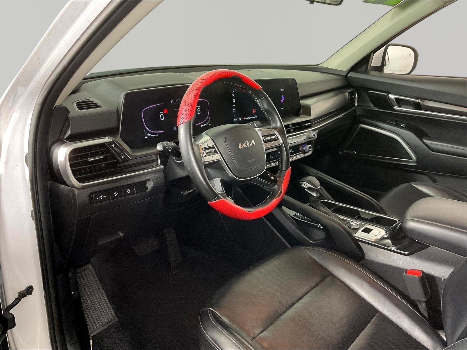 Certified 2024 Kia Telluride LX FWD image 17