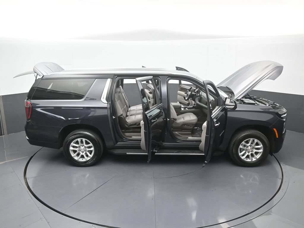 Used 2025 Chevrolet Suburban LT RWD image 83
