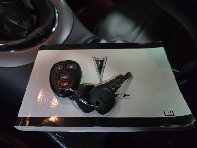 Used 2007 Pontiac Solstice GXP w/ Premium Package RWD image 32