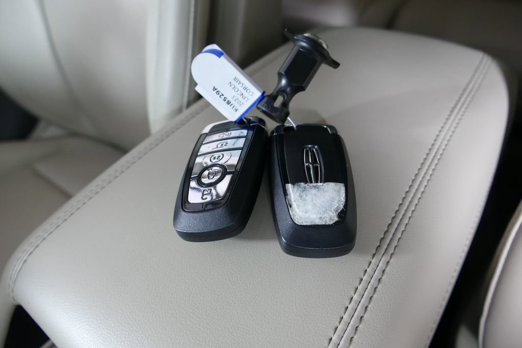 Used 2023 Lincoln Corsair AWD w/ Equipment Group 101A image 21