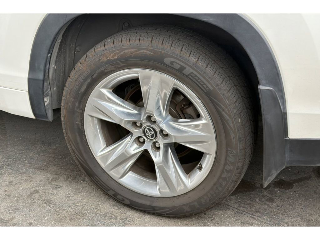 Used 2019 Toyota Highlander Limited AWD/4WD image 4