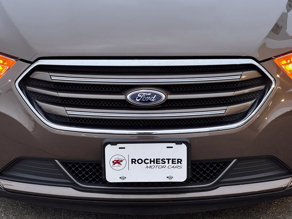 Used 2015 Ford Taurus Limited w/ Equipment Group 301A FWD image 44