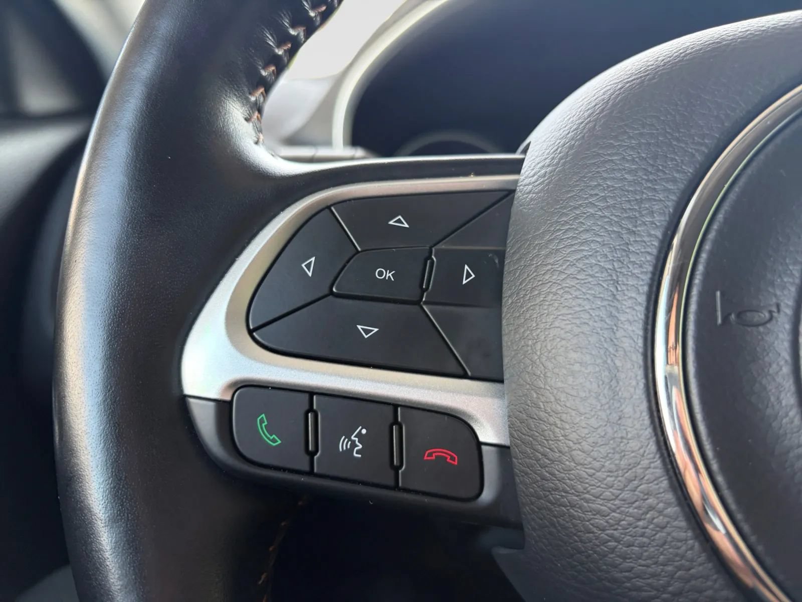 Used 2021 Jeep Compass Latitude w/ Driver Assistance Group AWD/4WD image 30