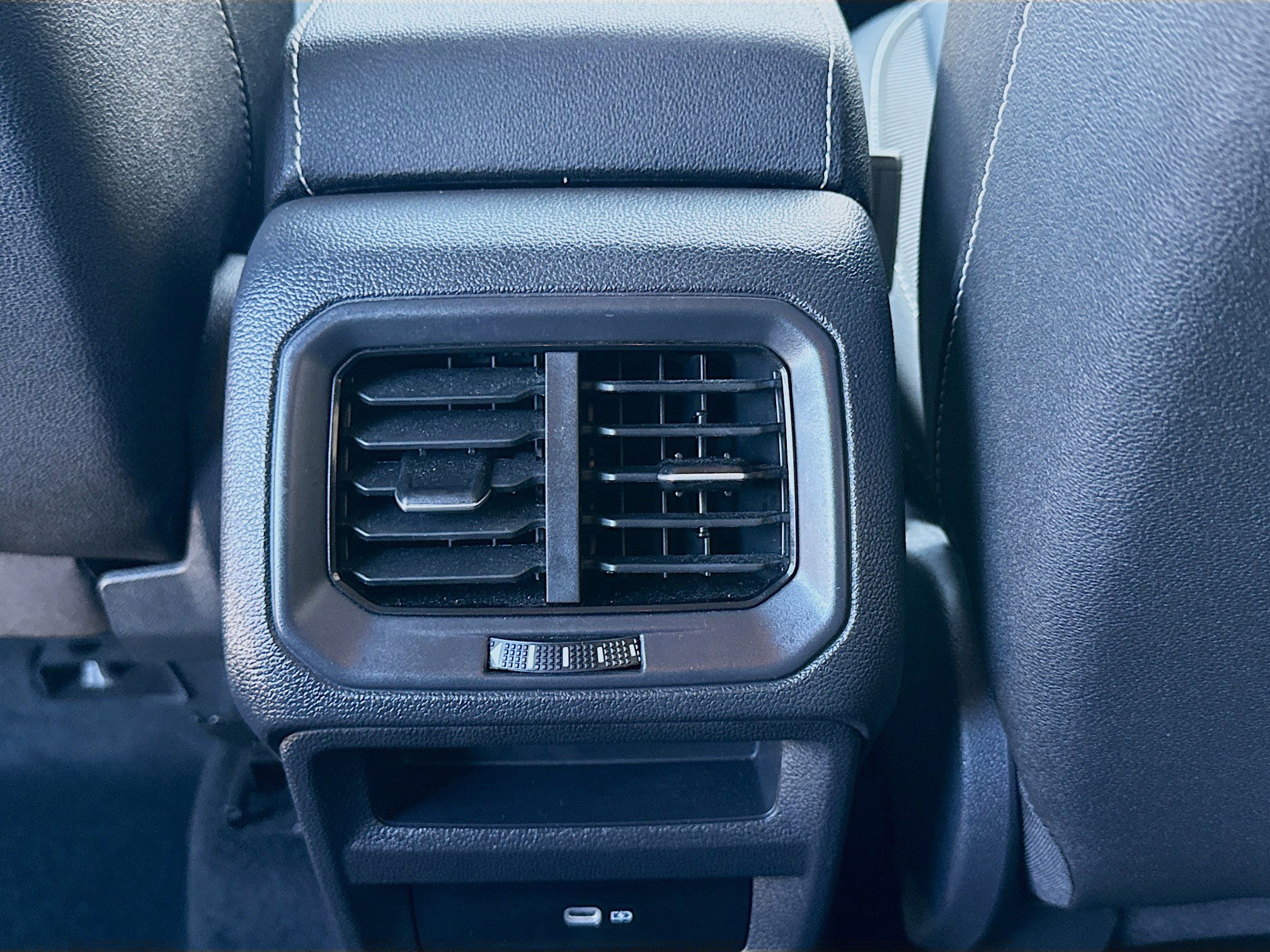 Certified 2024 Volkswagen Taos SE FWD image 21