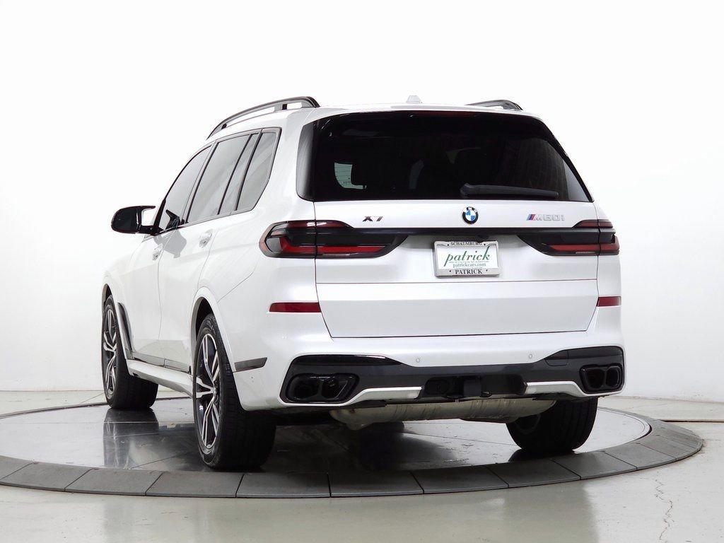 Used 2025 BMW X7 M60i w/ Climate Comfort Package image 6