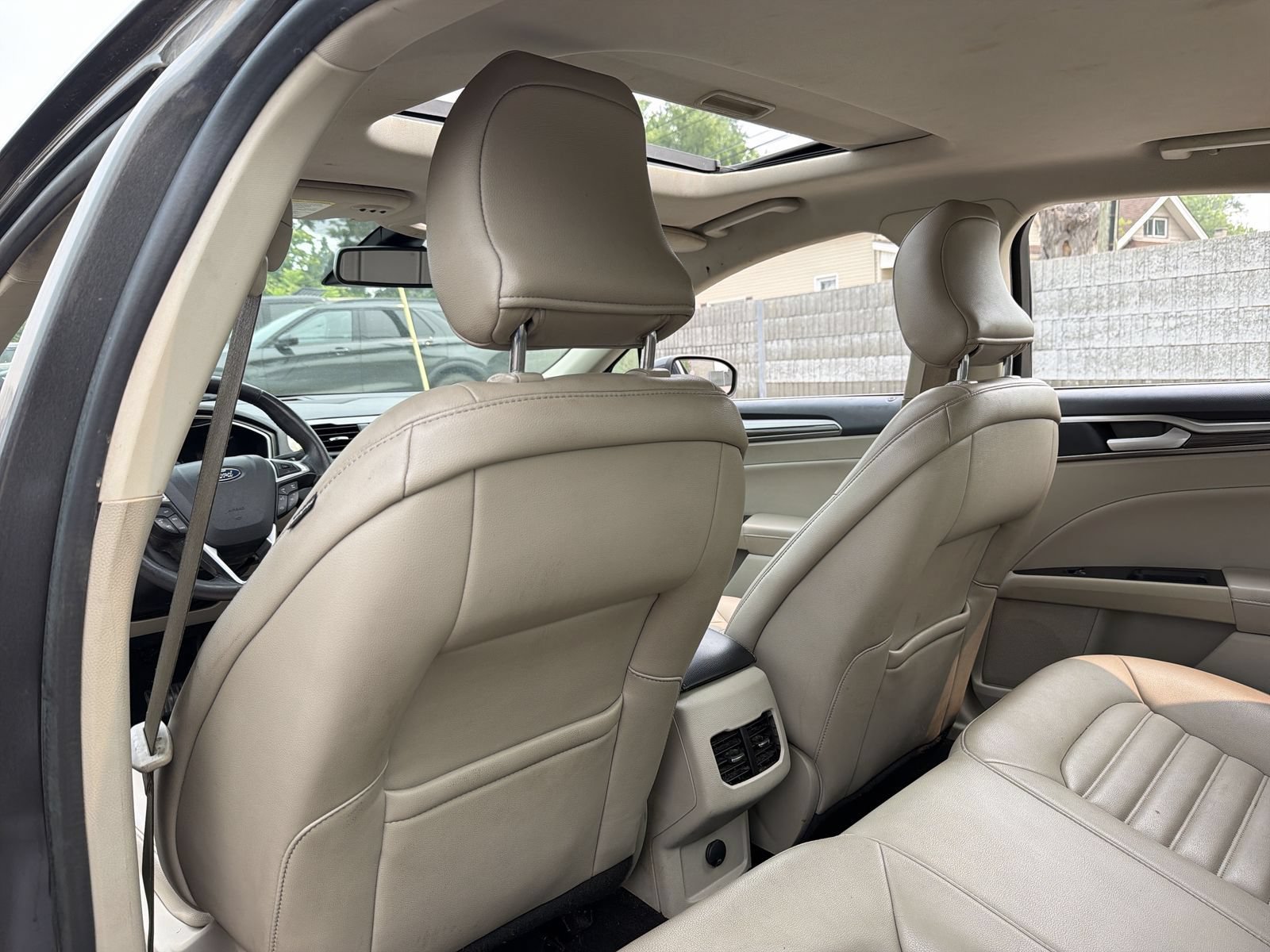 Used 2019 Ford Fusion SEL FWD image 18