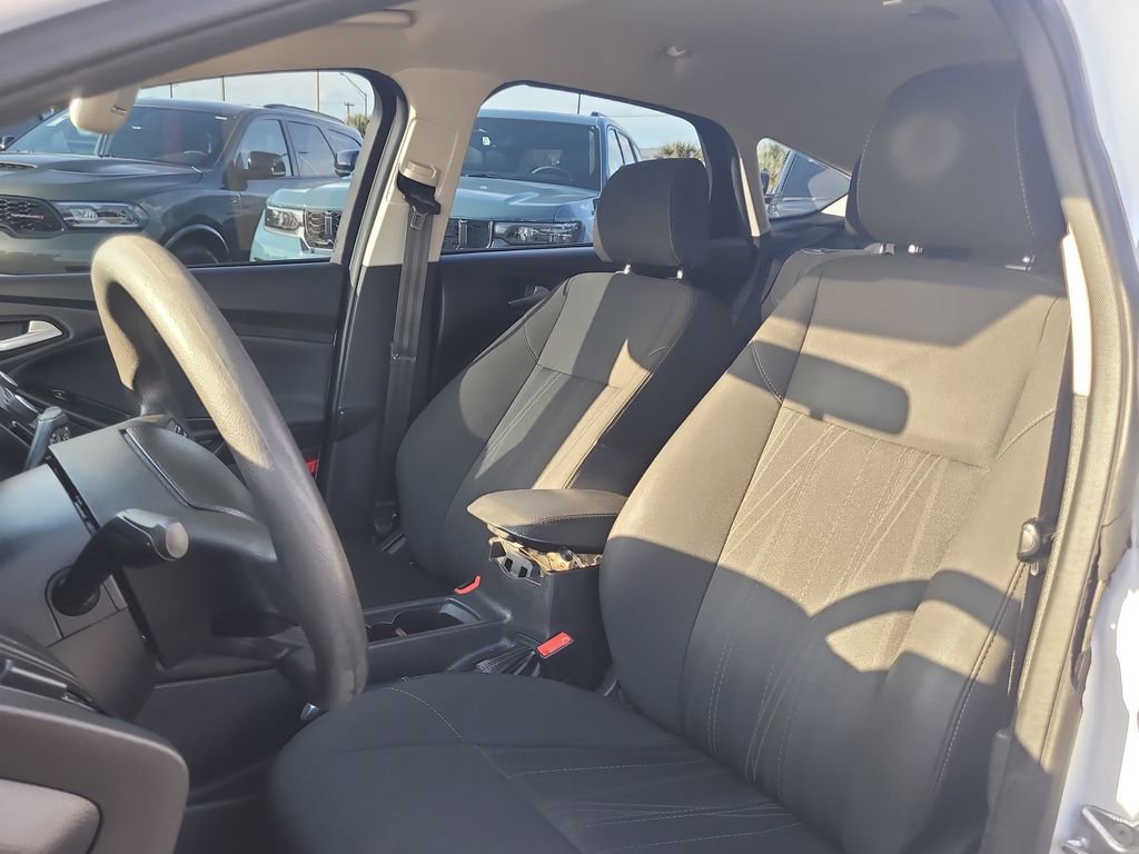 Used 2017 Ford Focus SE image 16