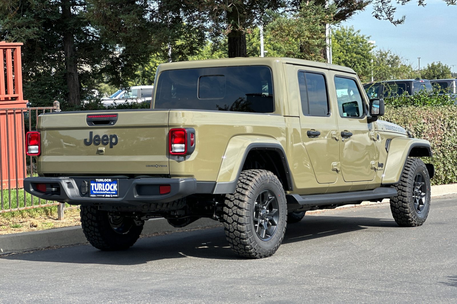 New 2025 Jeep Gladiator Sport image 4