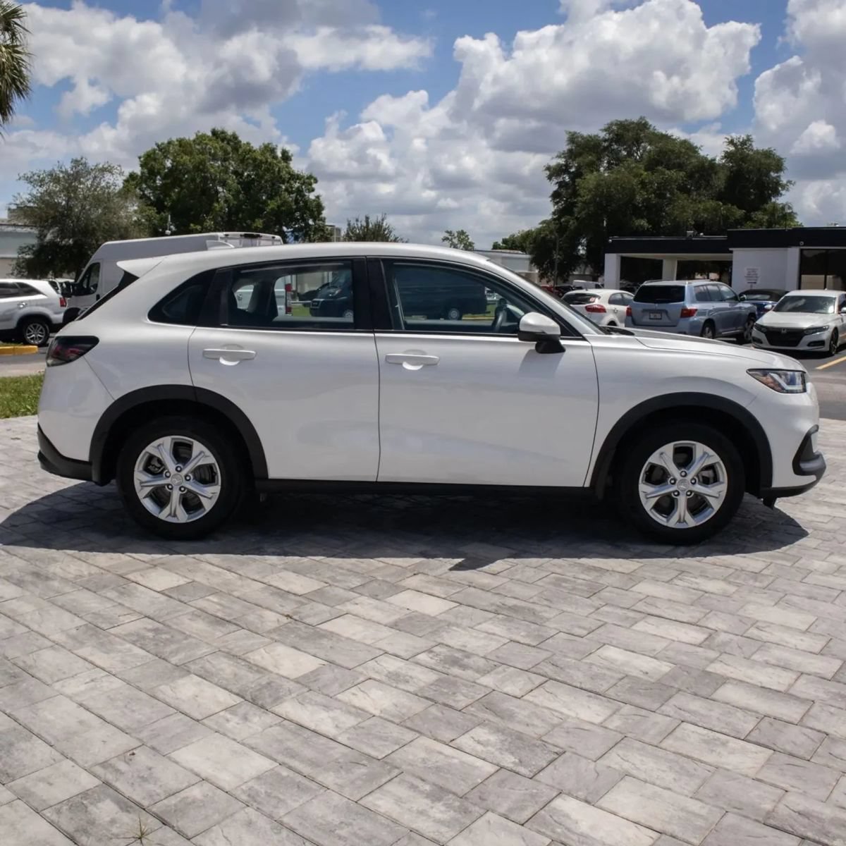 Used 2024 Honda HR-V LX image 10
