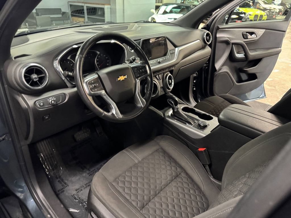 Used 2019 Chevrolet Blazer LT FWD image 39