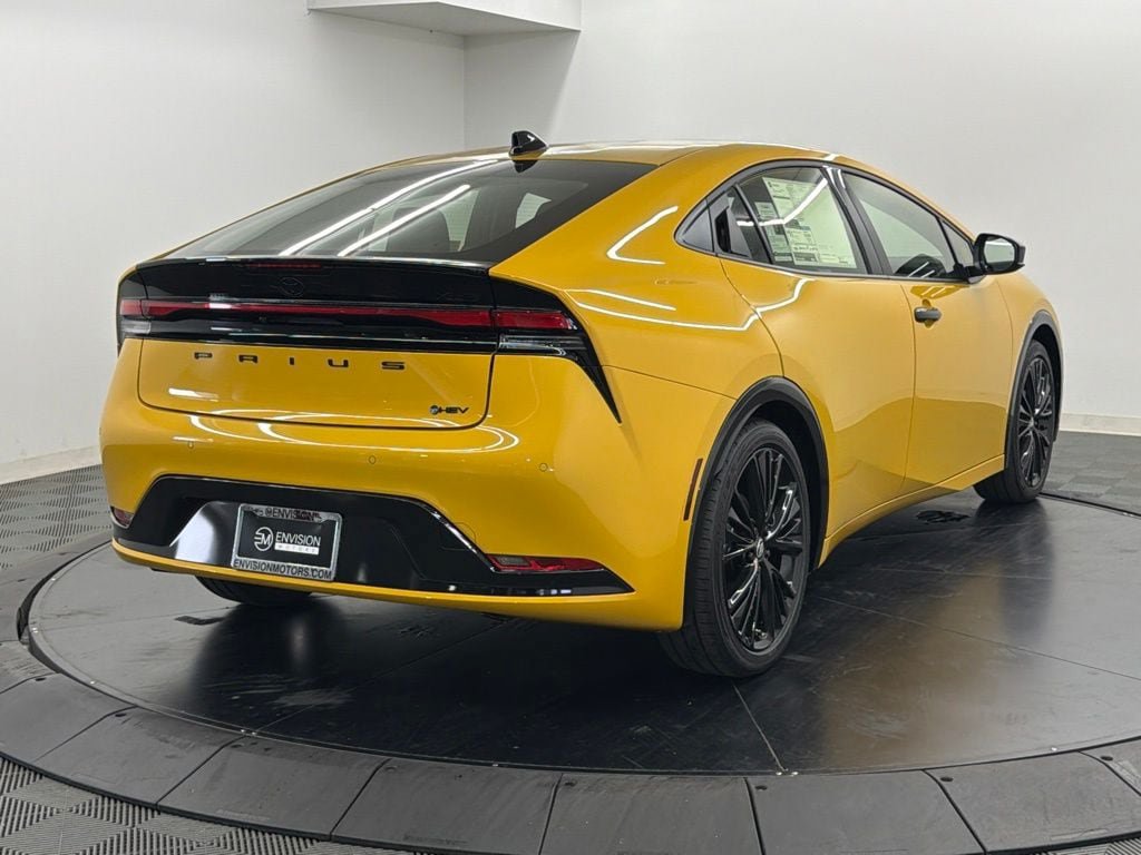 New 2027 Toyota Prius FWD image 9