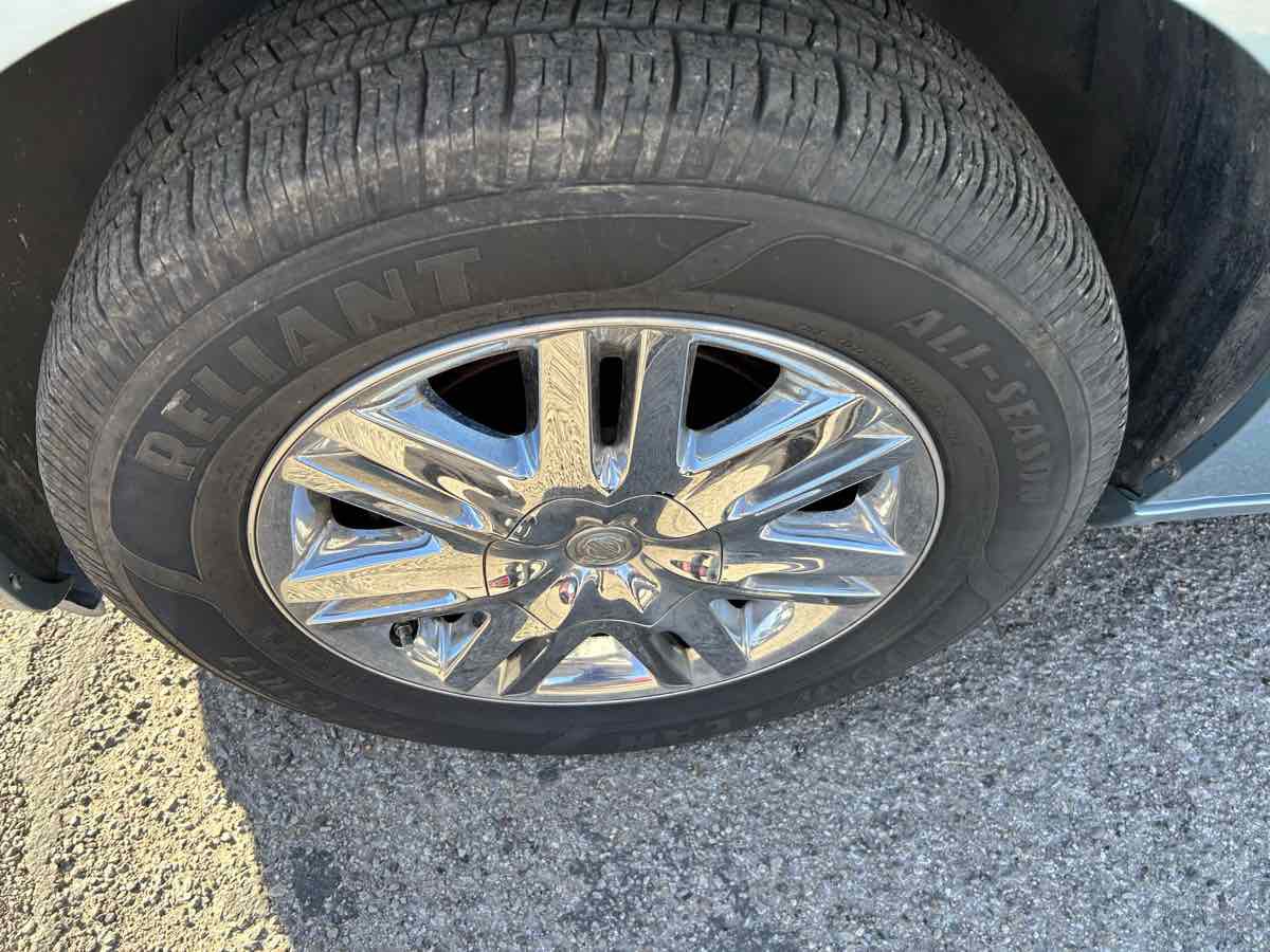 Used 2010 Chrysler Town & Country Limited FWD image 31