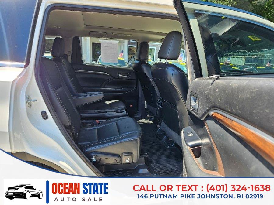 Used 2015 Toyota Highlander Limited Platinum AWD/4WD image 12
