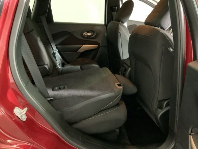 Used 2017 Jeep Cherokee Latitude FWD image 28