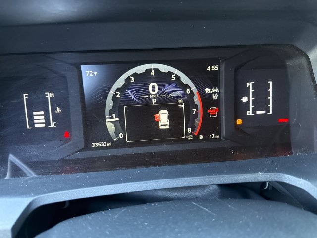 Used 2025 Toyota 4Runner SR5 AWD/4WD image 16