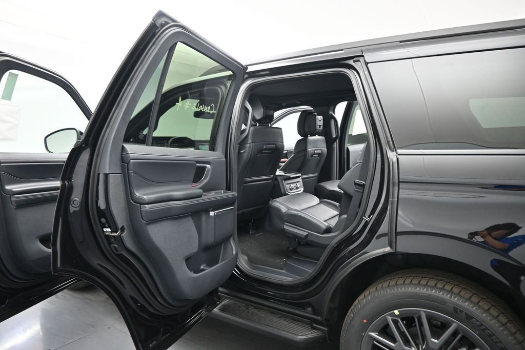New 2026 Ford Expedition Platinum AWD/4WD image 17