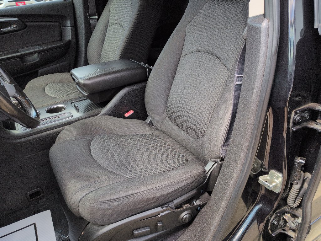 Used 2012 Chevrolet Traverse LT FWD image 12