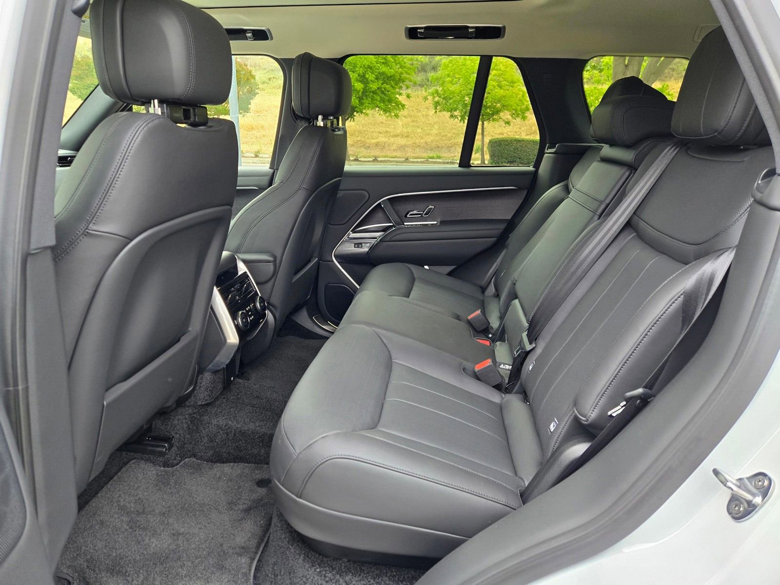 New 2026 Land Rover Range Rover SE AWD/4WD image 7