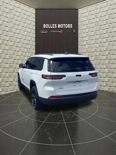 Certified 2023 Jeep Grand Cherokee L Altitude AWD/4WD image 10