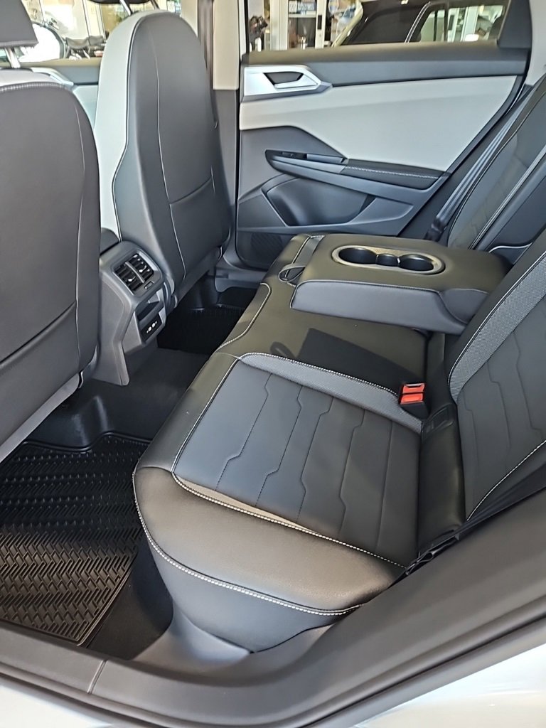 New 2026 Volkswagen Taos SE image 22