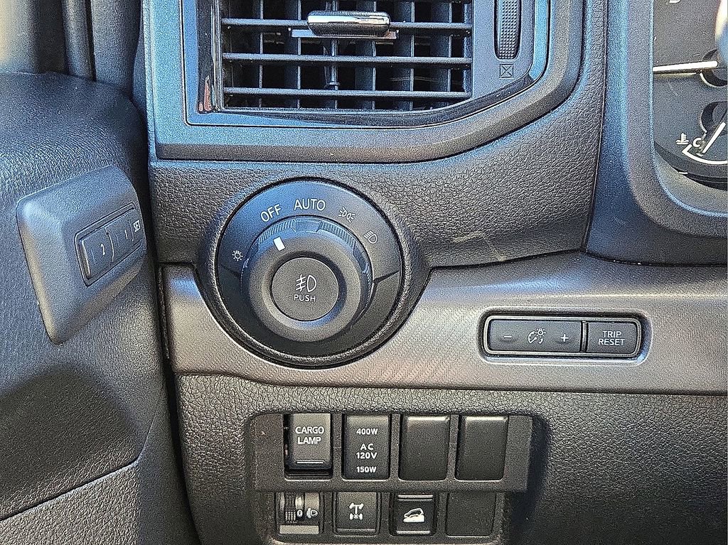 Used 2021 Nissan Titan PRO-4X w/ Pro-4x Convenience Package image 26