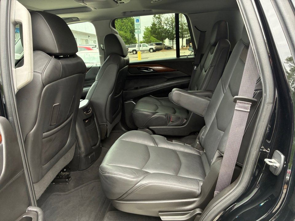 Used 2016 Cadillac Escalade Premium AWD/4WD image 34