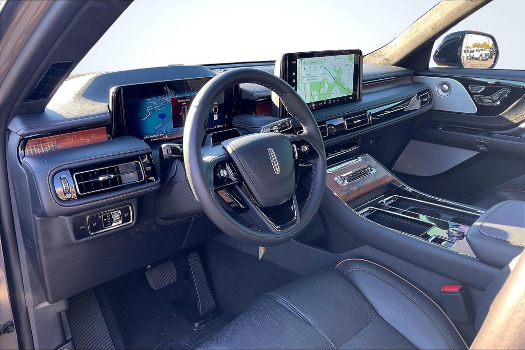 New 2026 Lincoln Aviator Black Label w/ Dynamic Handling Package AWD/4WD image 7