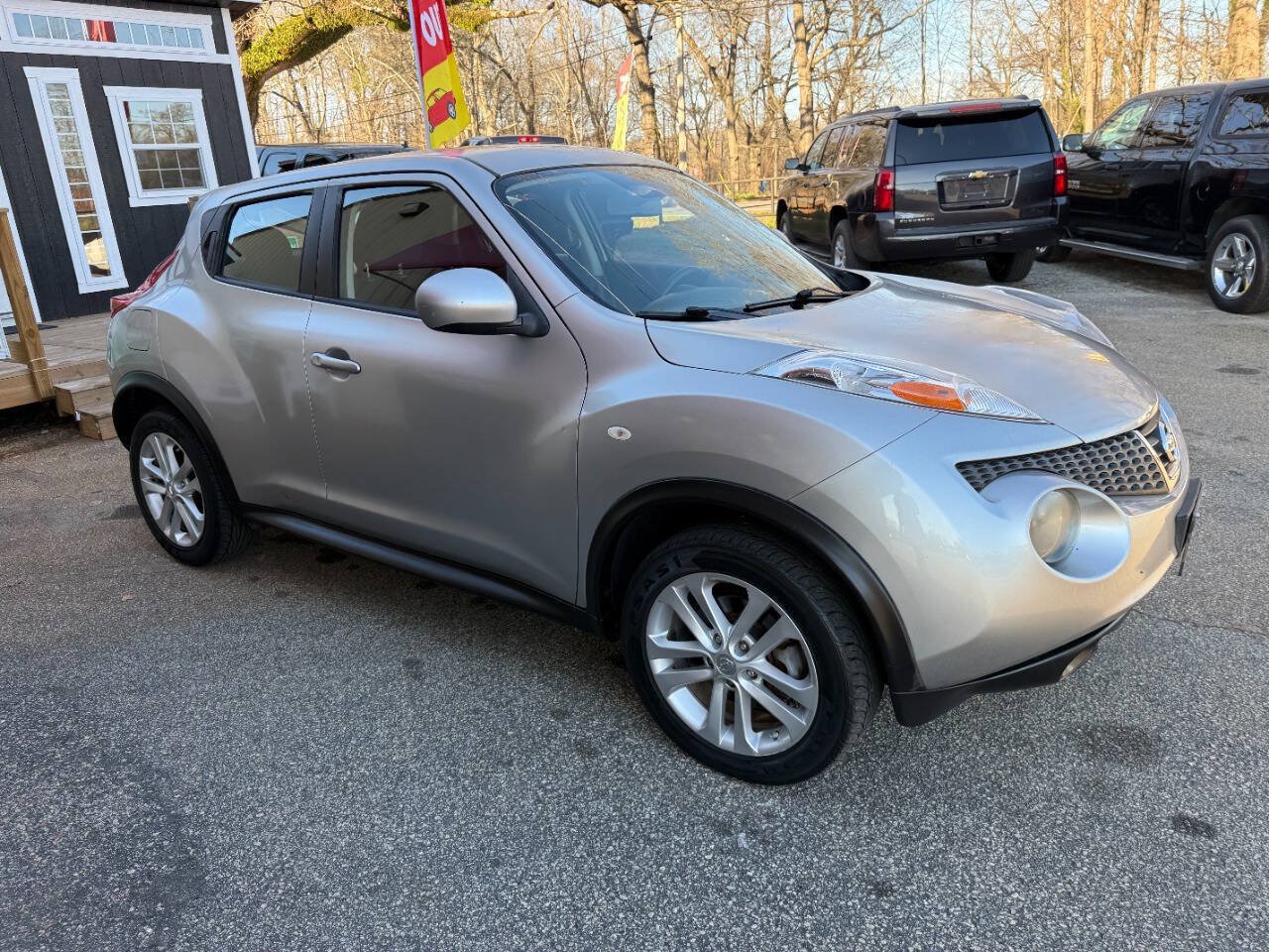 Used 2011 Nissan Juke S FWD image 3