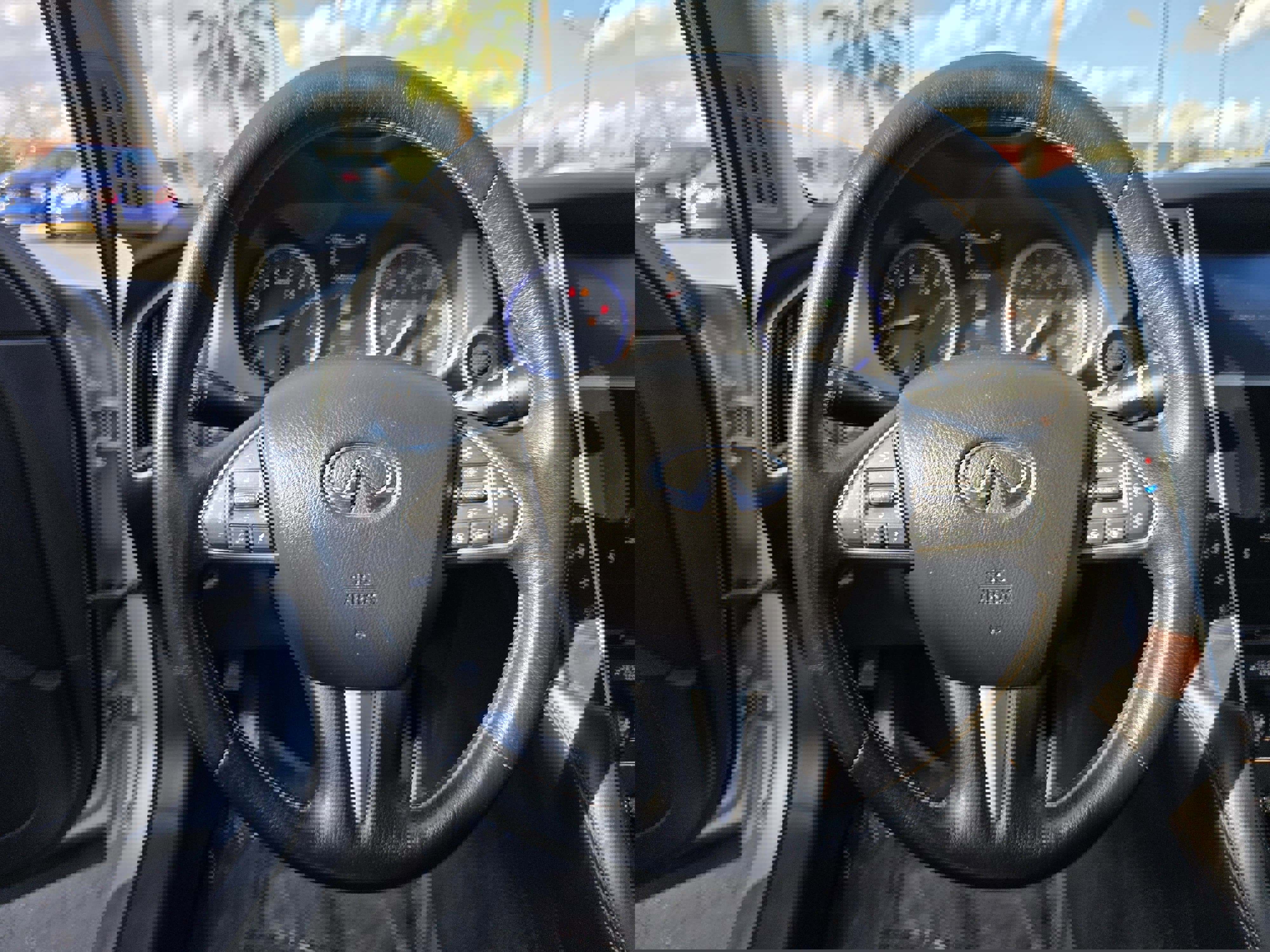 Used 2016 INFINITI Q50 Hybrid w/ Technology Package image 11