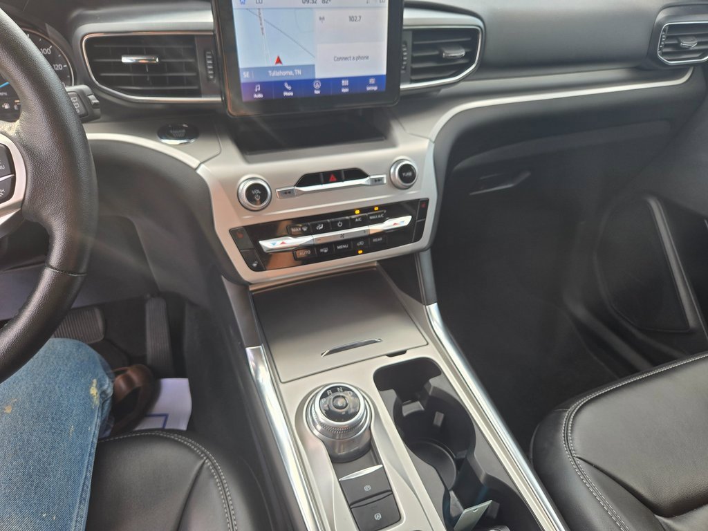 Used 2022 Ford Explorer XLT w/ Equipment Group 202A image 10