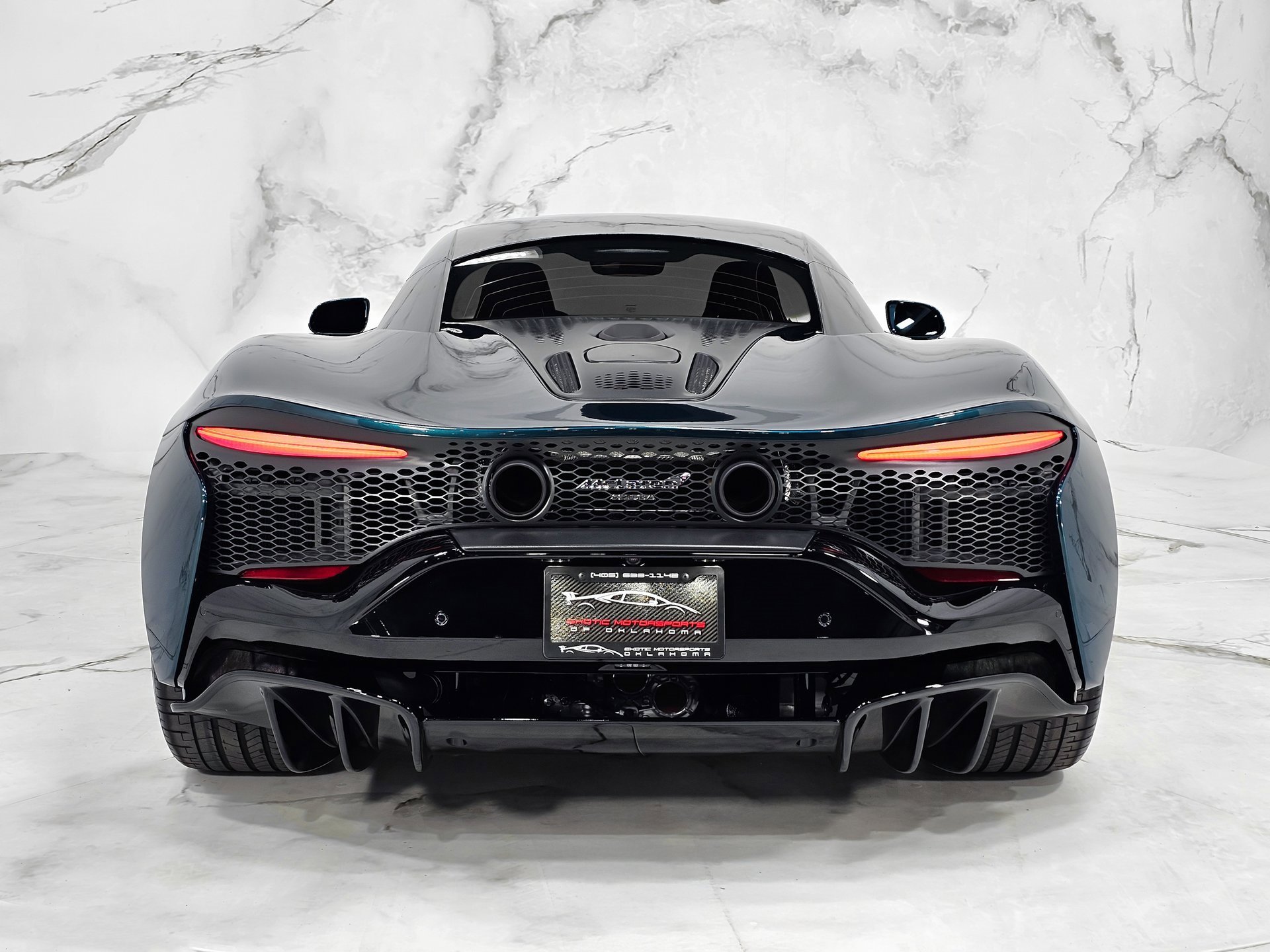 Used 2023 McLaren Artura image 12