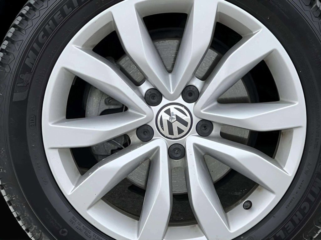 Used 2017 Volkswagen Beetle 1.8T Classic image 14